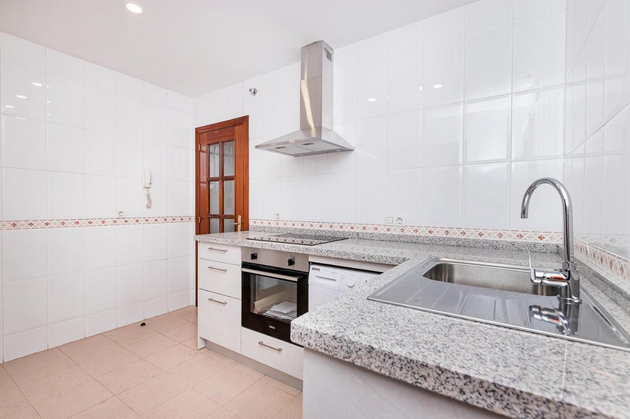Bhost - Colon Apartment Malaga Bagian luar foto