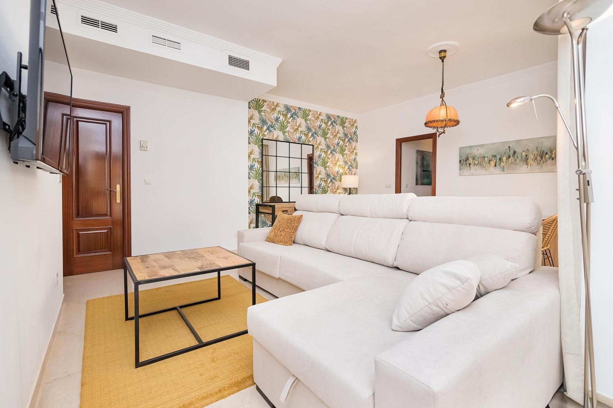 Bhost - Colon Apartment Malaga Bagian luar foto